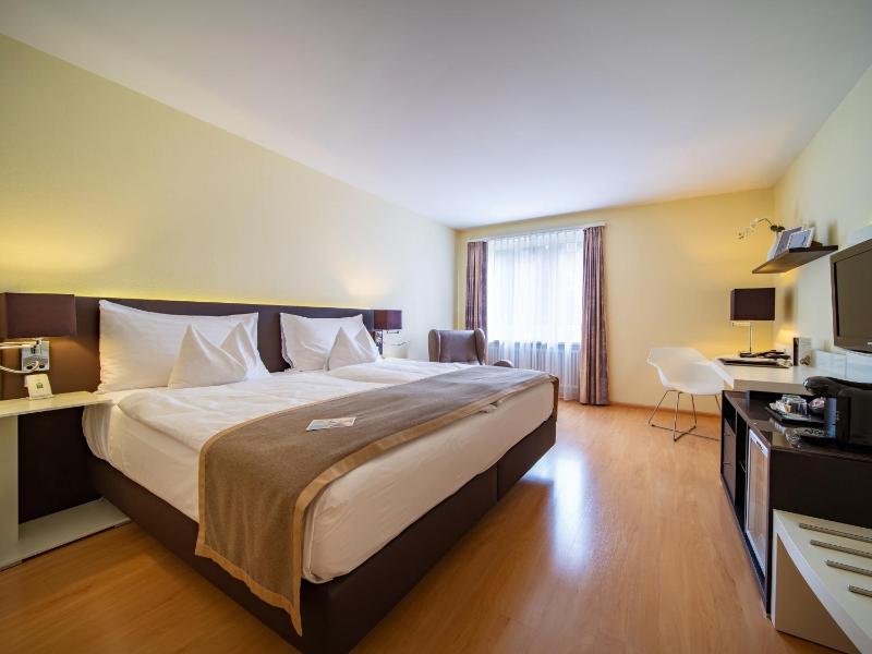 Standard Double or Twin Room image 1