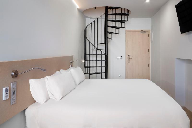 B&B HOTEL Málaga Centro - image 4