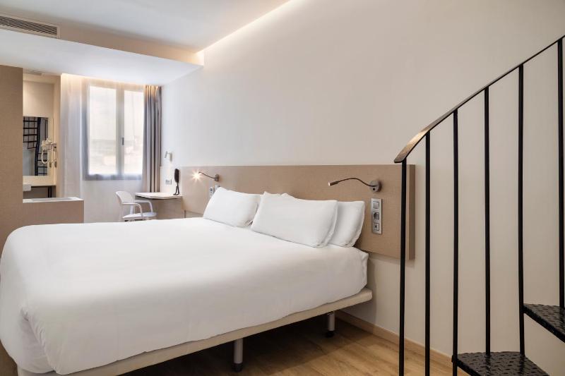 B&B HOTEL Málaga Centro - image 5