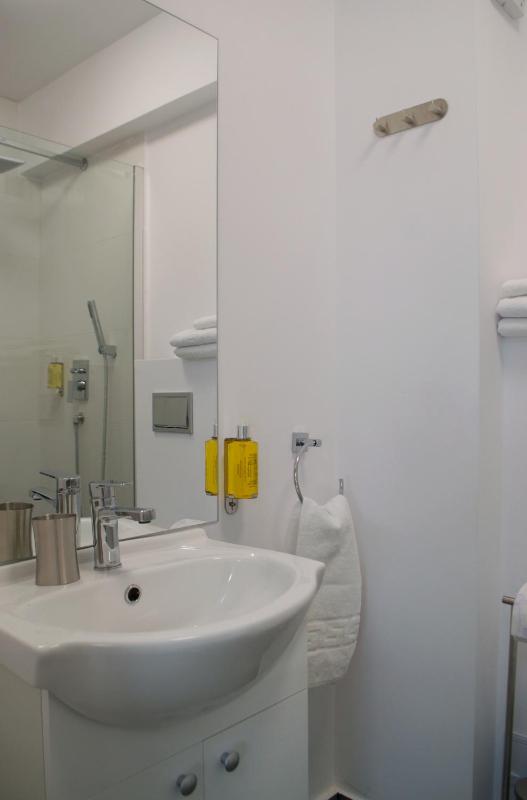Deluxe Double Room image 2