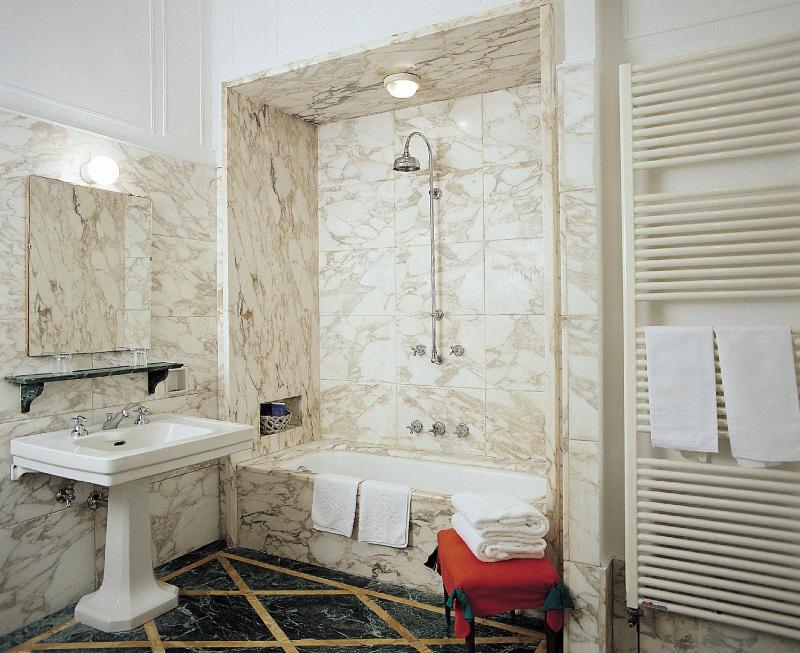 Junior Suite image 2