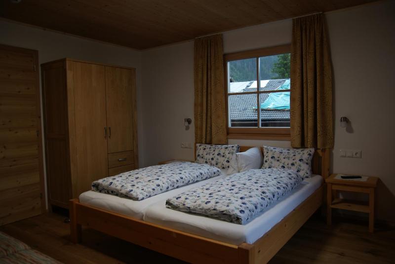 One-Bedroom Apartment image 4