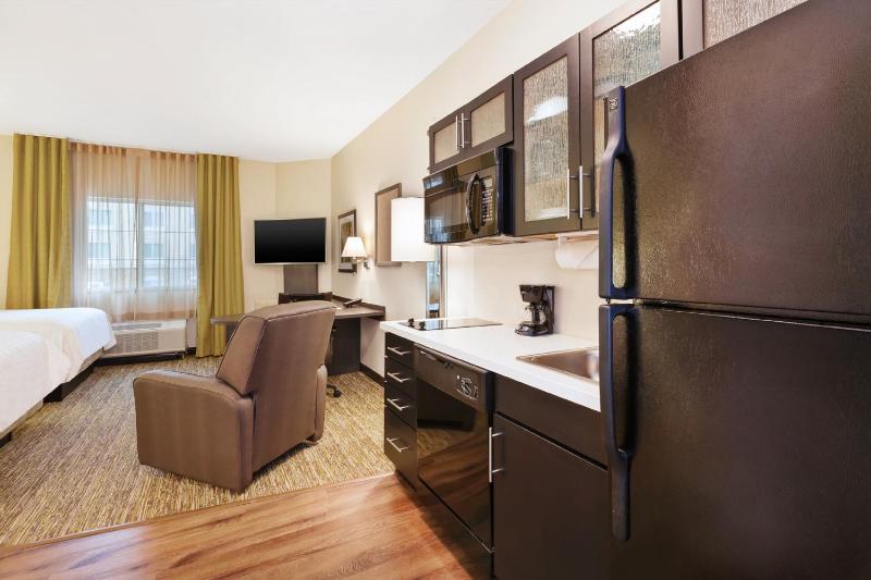 Double Studio with Two Double Beds - Non-Smoking image 3