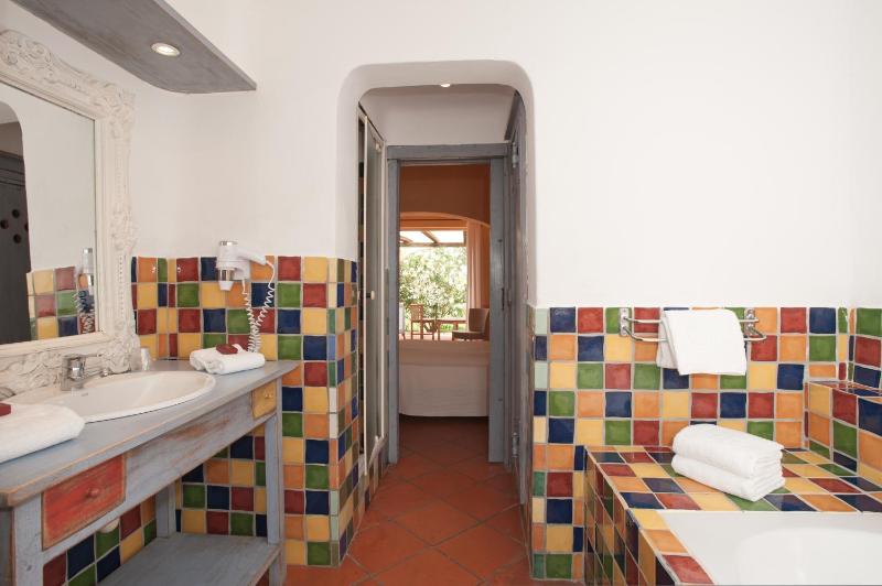 Comfort Double or Twin Room with garden view image 3