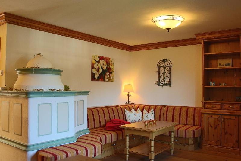 One-Bedroom Apartment image 4