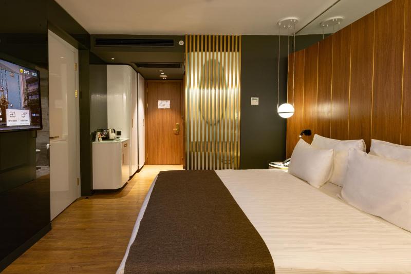 Superior Double Room image 4
