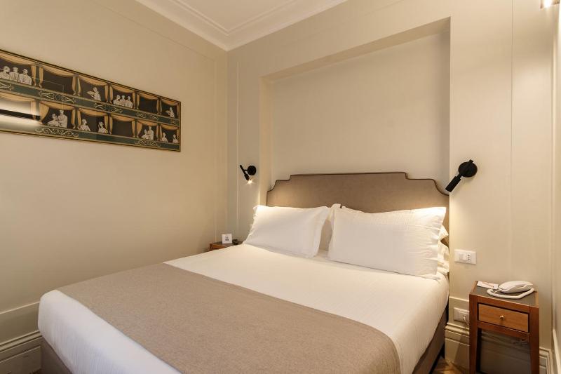 Small Double or Twin Room image 4