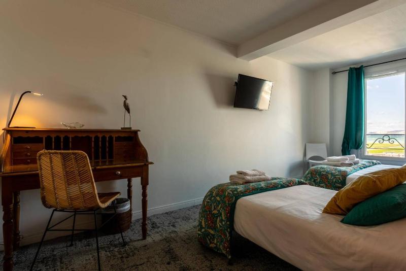 Triple Room with Sea View image 4
