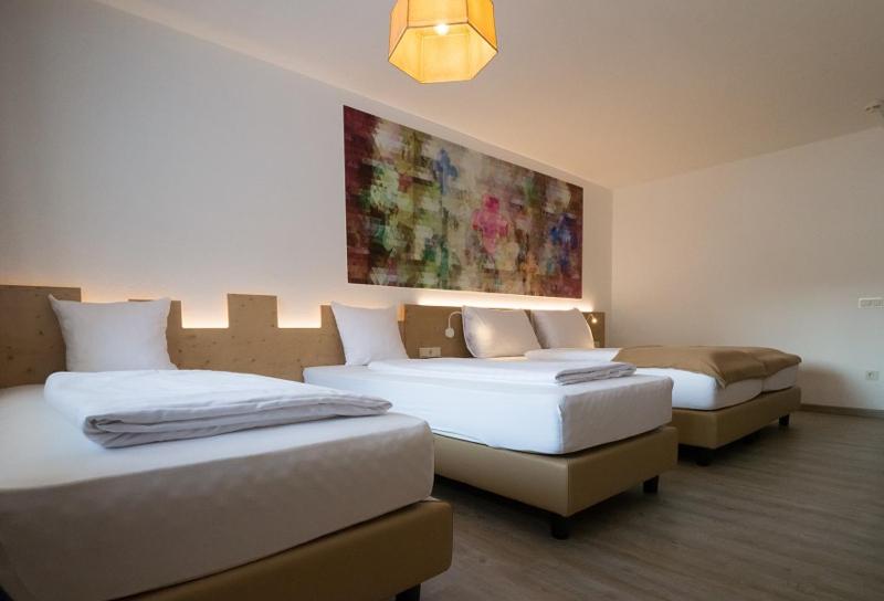 Quadruple Room image 3
