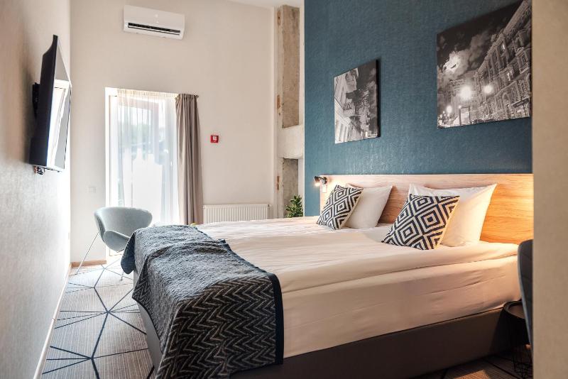 Deluxe Double Room image 4