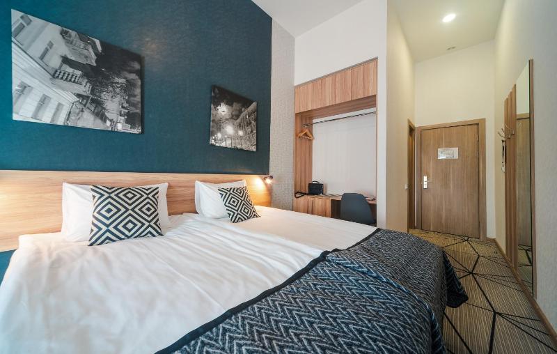 Deluxe Double Room image 2