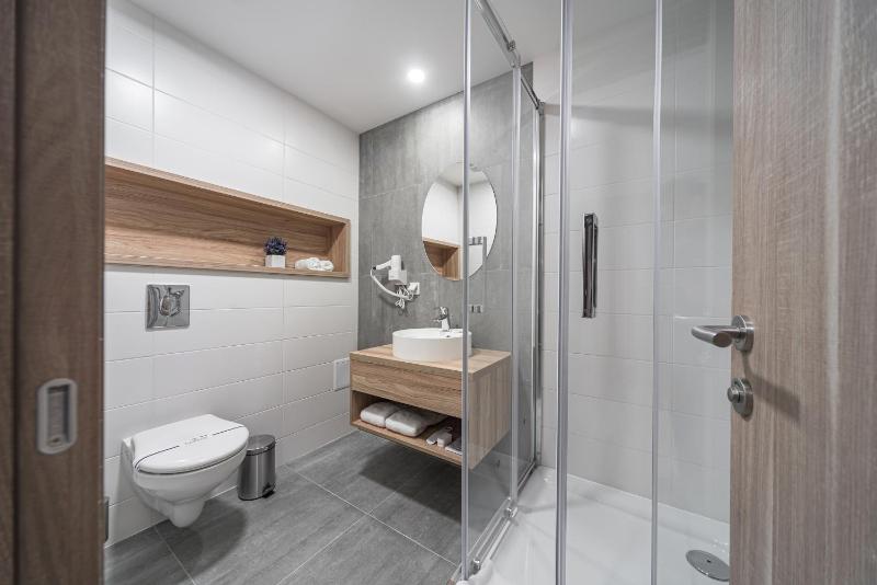Double Room image 4