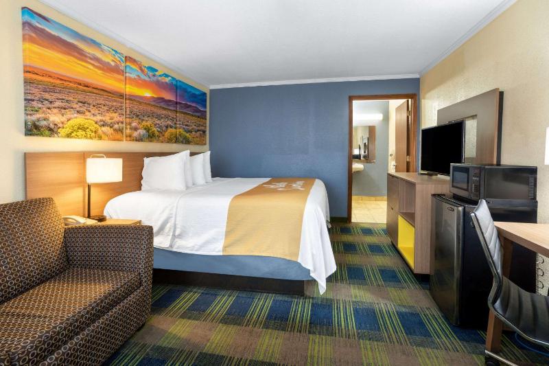 King Room - Disability Access/Non-Smoking image 3
