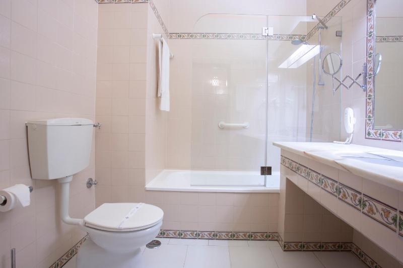 Double or Twin Room with Sea View image 2
