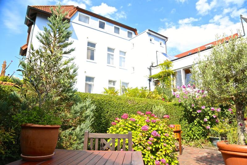 Atlantic Hotel Garni - image 20