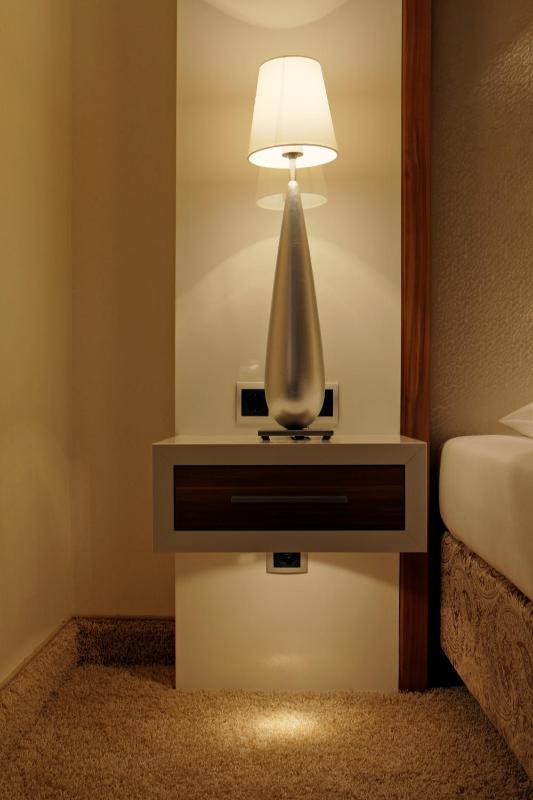 Deluxe Double Room with Double Bed image 2