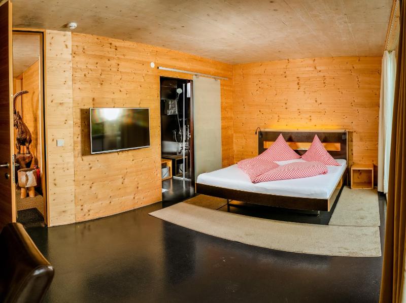 Double Room image 4