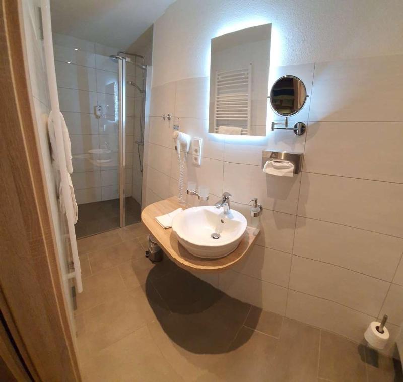 Standard Single Room image 2