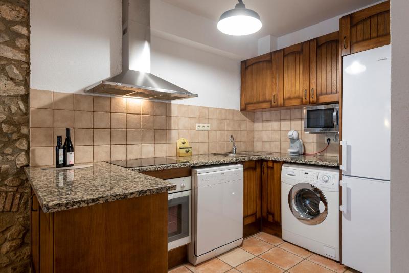 Superior Three-Bedroom Apartment (2-6 Adults) - First Floor image 2