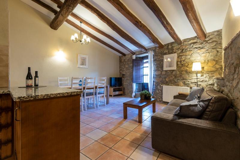 Three-Bedroom Apartment (2-5 Adults) - Second Floor image 4