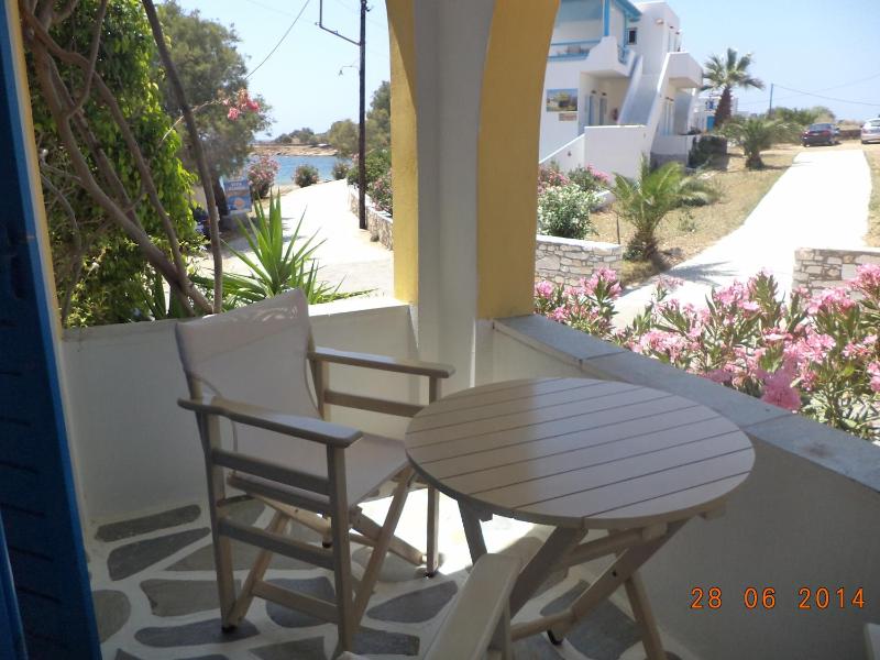 Double Room with Side Sea View image 3