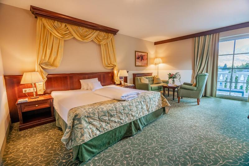 Superior Suite with River View image 2