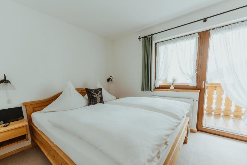 One-Bedroom Apartment image 4