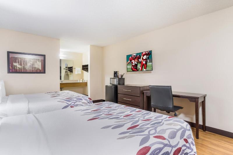 Superior Room with Two Queen Beds Smoke Free image 4