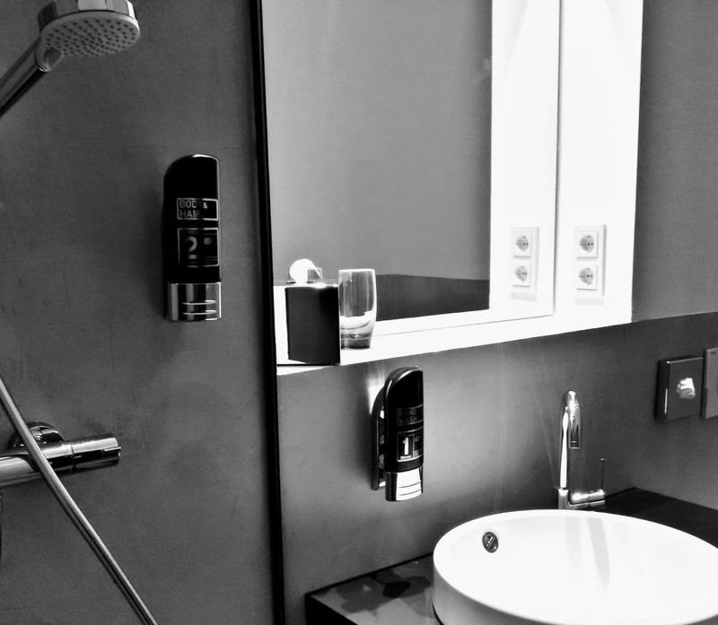Standard Double Room image 1
