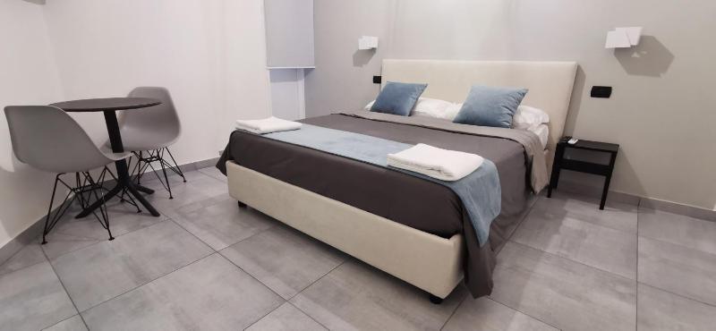 Standard Double Room image 4