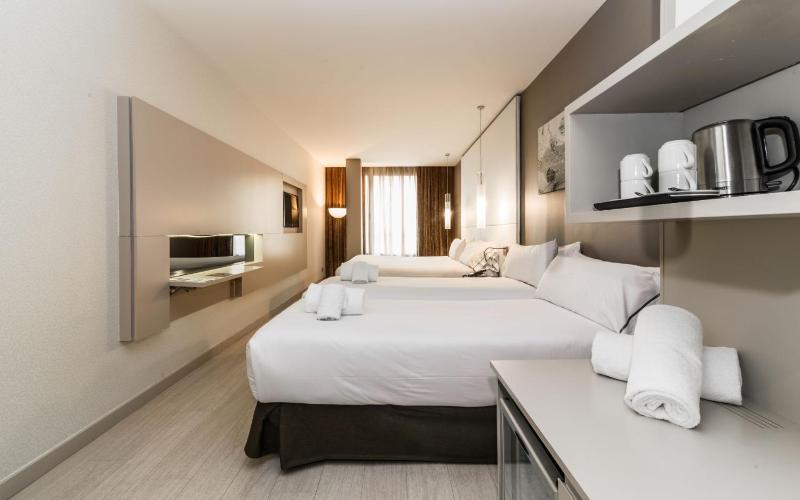 Quadruple Room image 3