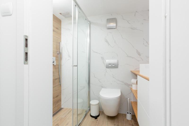 Mezzanine Studio Lwowska Śródmieście by Noclegi Renters - image 14