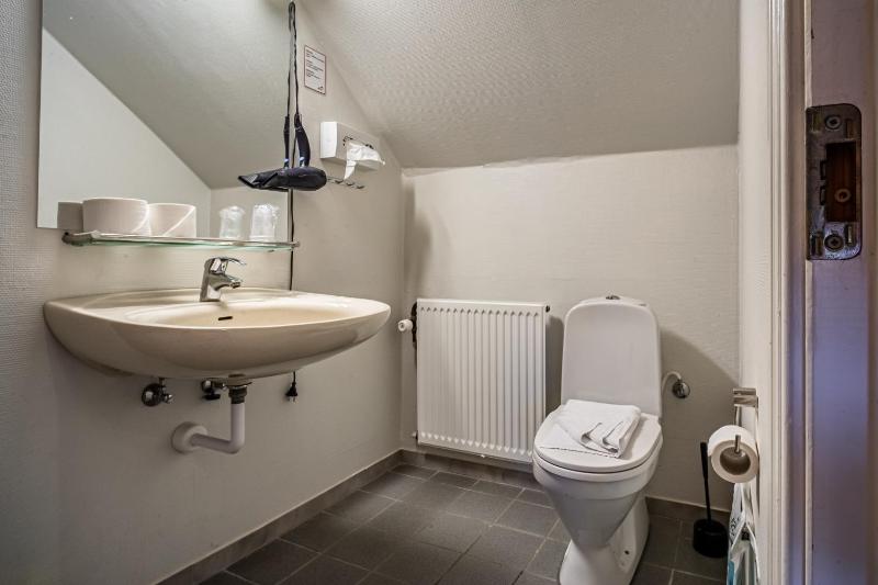 Standard Triple Room image 2