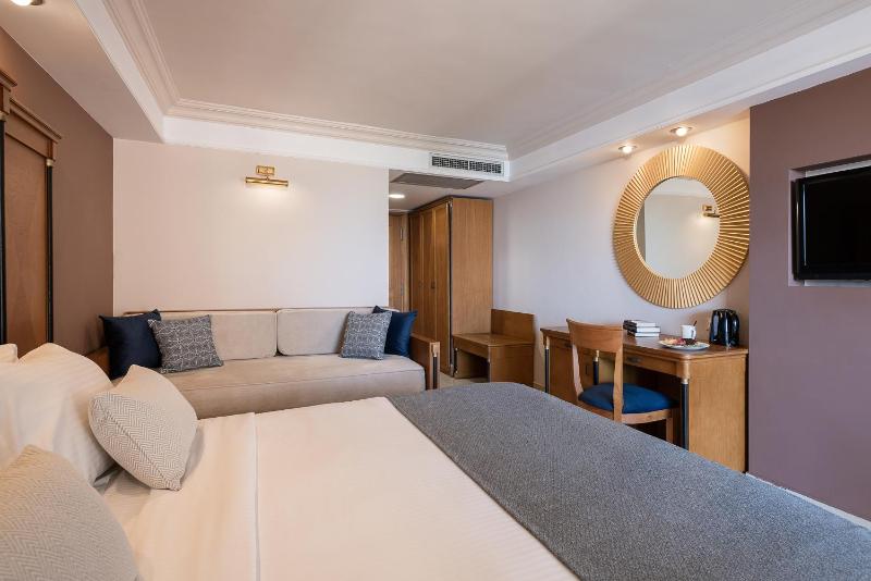 Double Room with Garden View - Swim up  image 4