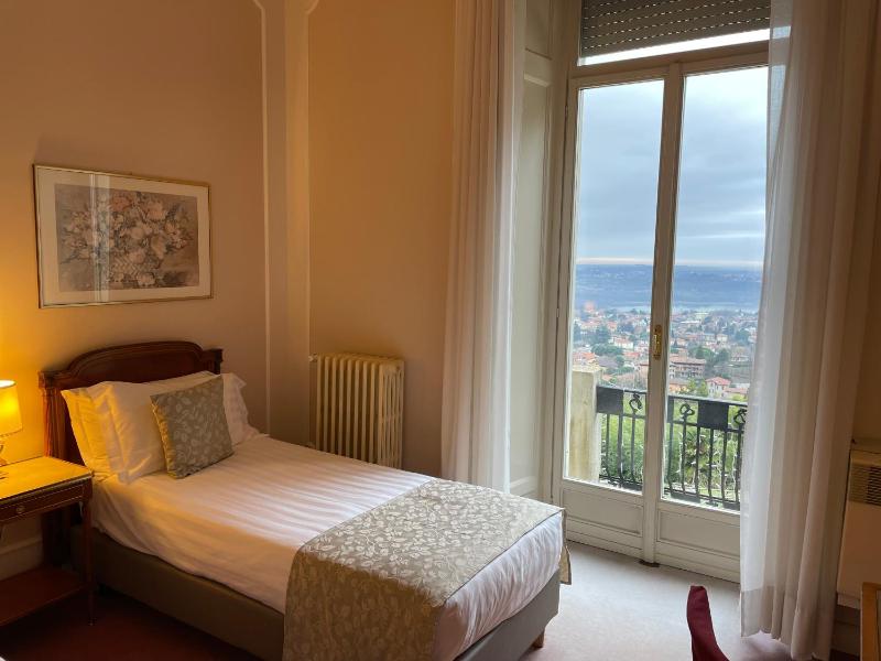 Single Room image 3