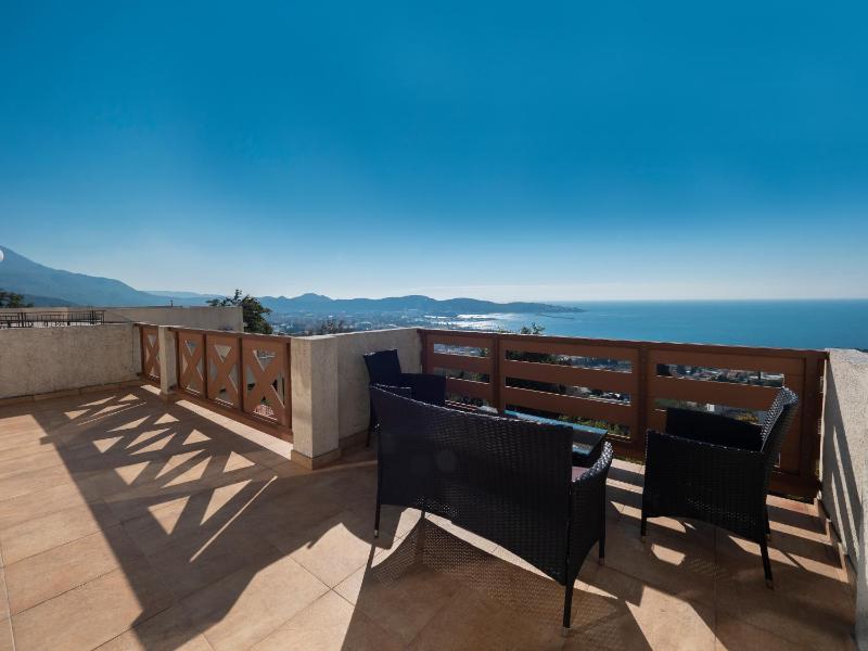 Two-Bedroom Apartment with Terrace and Sea View image 3