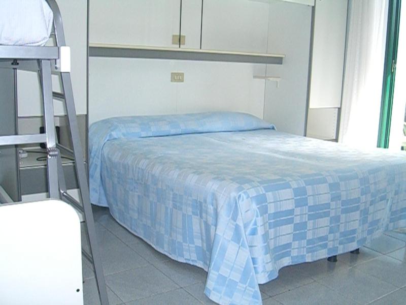 Standard Quadruple Room image 4
