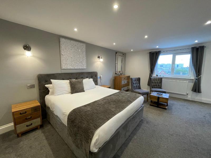 Deluxe Double Room image 3