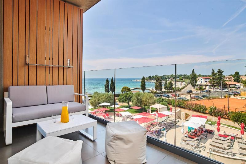 Premium Family Room with Balcony and Sea View image 4