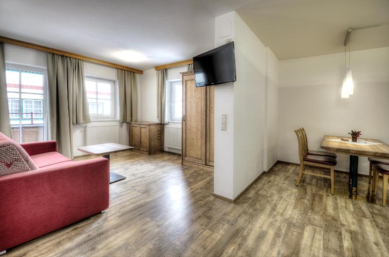 One-Bedroom Apartment image 3