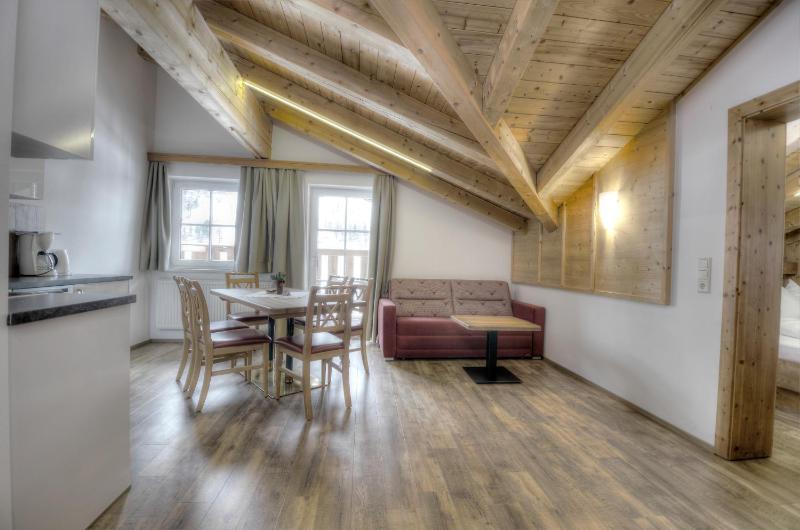 Two-Bedroom Apartment (4-6 Adults) image 4