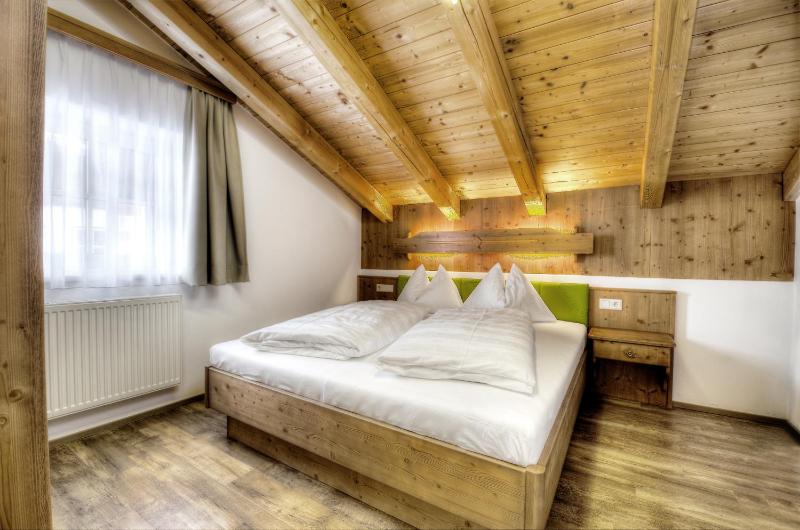 Two-Bedroom Apartment (4-6 Adults) image 3