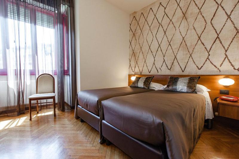 Double or Twin Room image 2