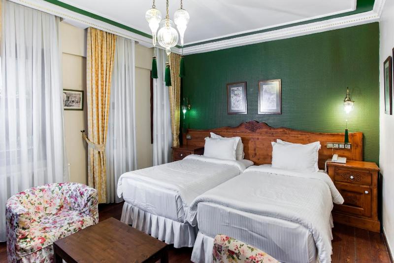 Standard Double or Twin Room image 3