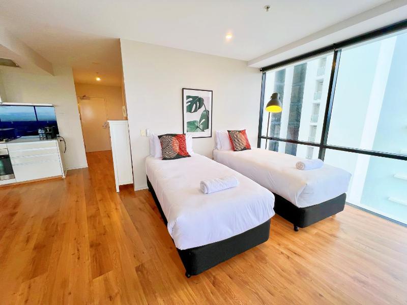 Circle On Cavill Surfers Paradise Apartments-Holiday Paradise - image 10