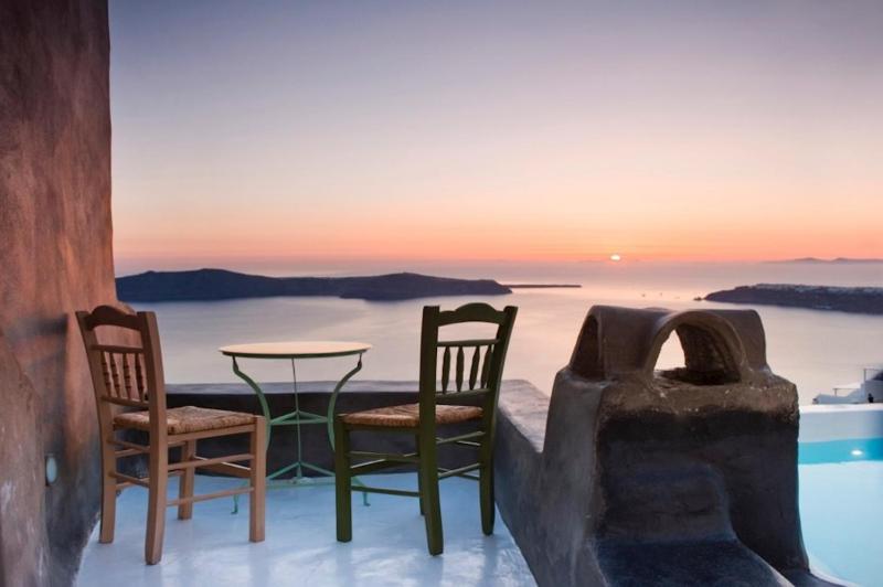 Efhari - Exclusive Suite with Outdoor Plunge Pool & Panoramic Caldera View image 3