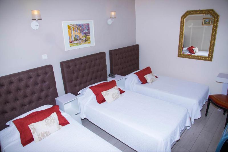 Triple Room image 4