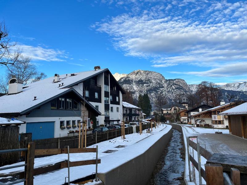 Apartment with Mountain View image 2