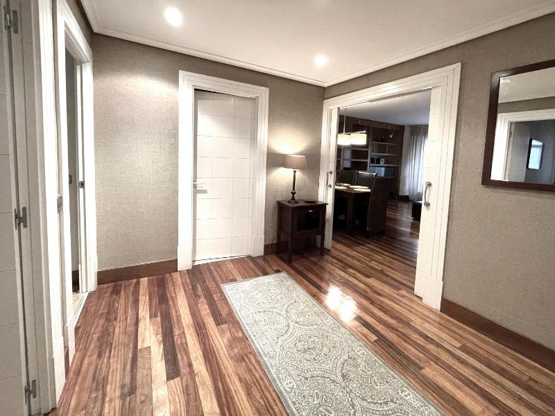 Deluxe Apartment image 2