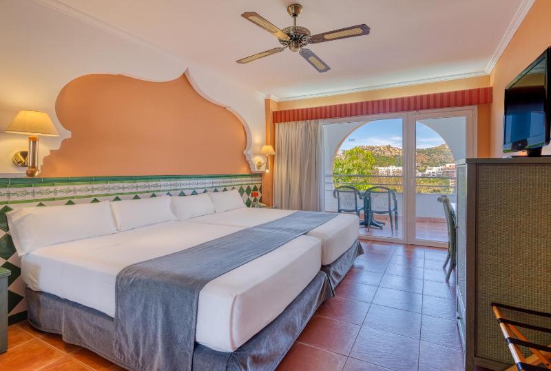 Triple Room (3 Adults) image 1